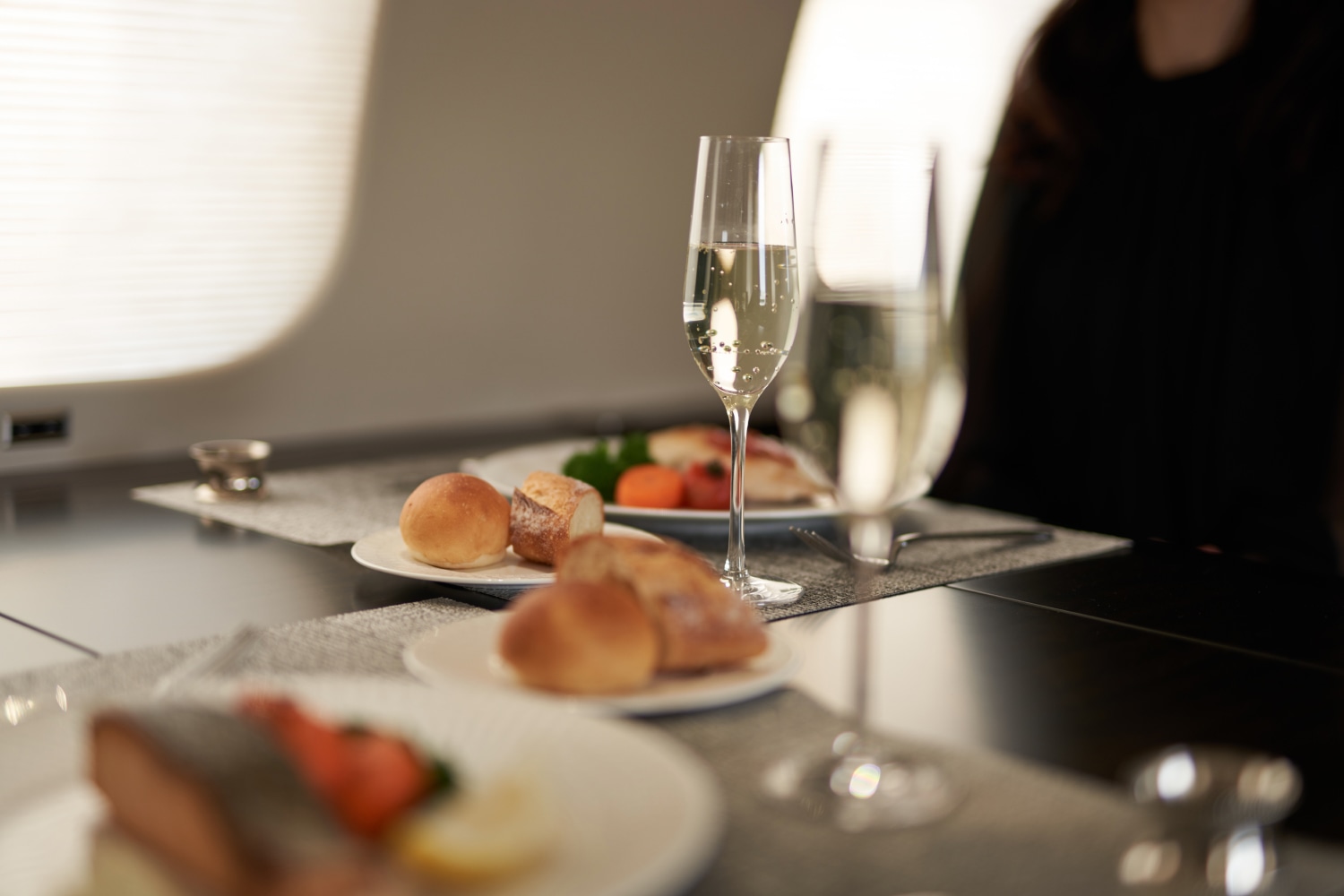 日本ならではの最高級の機内サービスとおもてなし